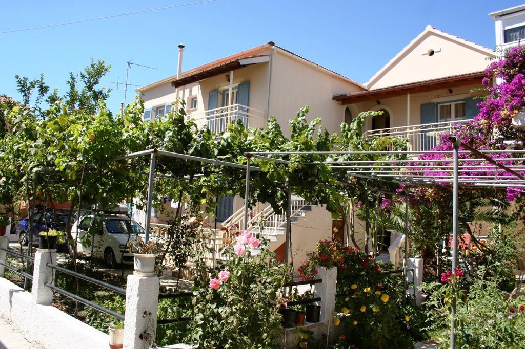 Panayota Apartments Kassiopi Extérieur photo